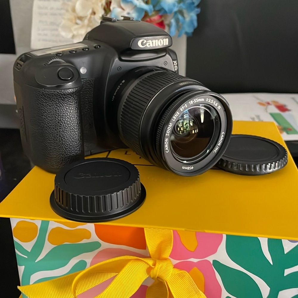 Canon DSLR EOS 20D w/ EFS 18-55mm Stabilizer Lens